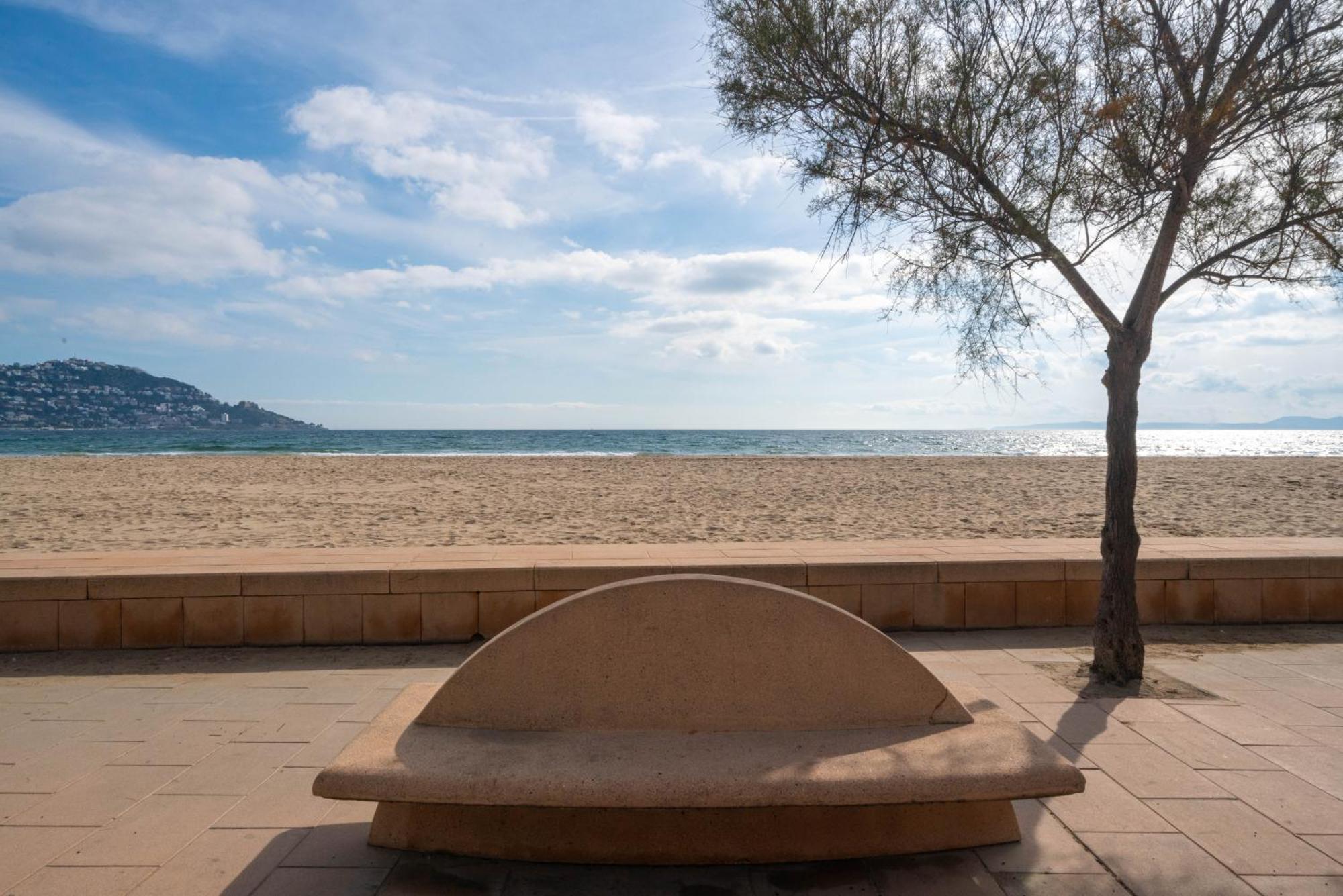 Welhomy Magnifique Appartement Santa Margarida Roses Estany Exterior photo