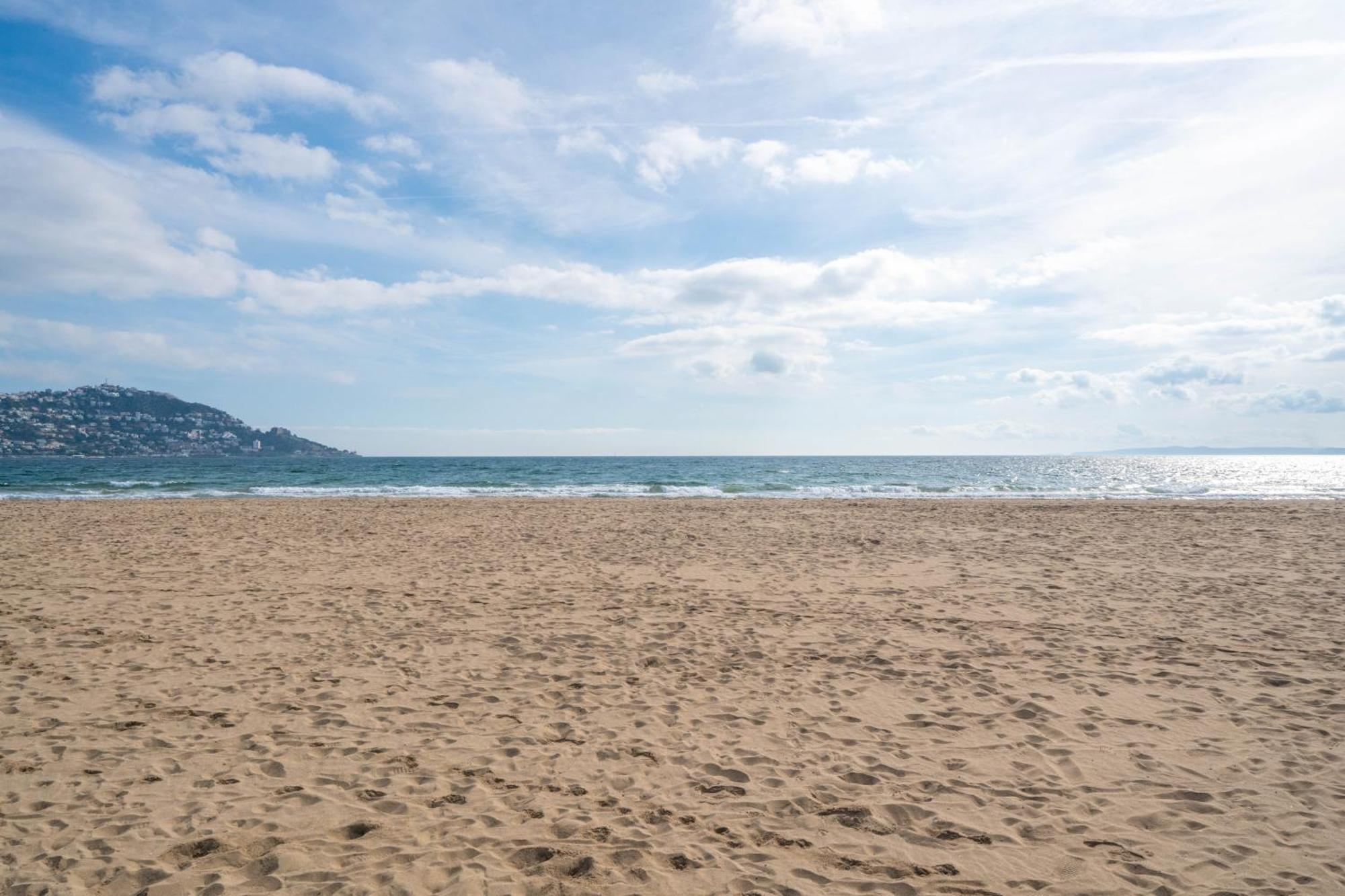 Welhomy Magnifique Appartement Santa Margarida Roses Estany Exterior photo